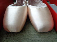 $80 NEW 8.5N Capezio 1137W Ballet Shoes, #5.5 Shank