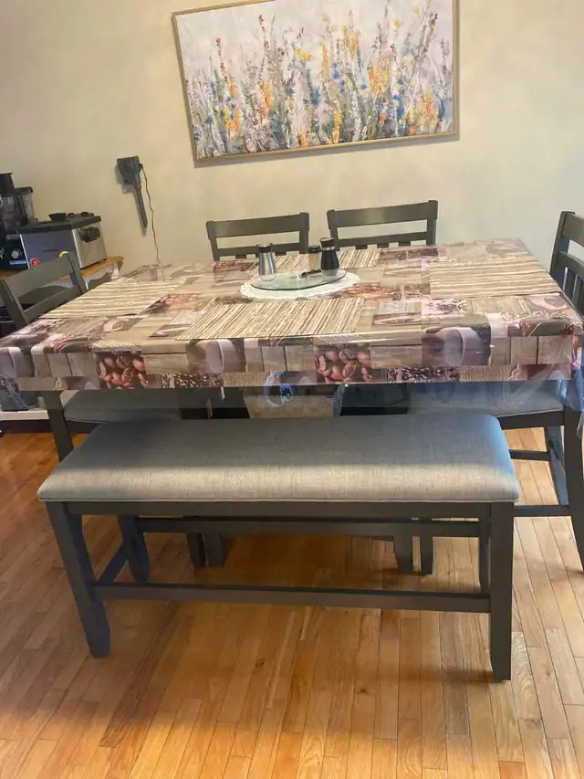 Dinning table set in Dining Tables & Sets in Annapolis Valley - Image 10