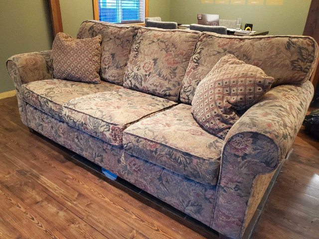 Couch for free in Free Stuff in Cranbrook
