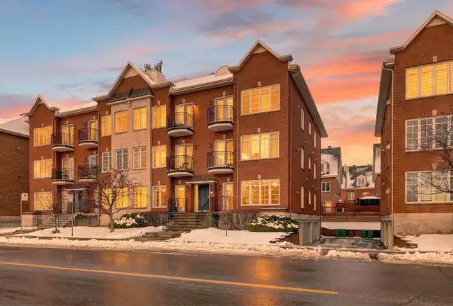 NOUVEAUTÉ | GRAND CONDO SUR 2 ÉTAGES À VENDRE – ÎLE DE MONTRÉ