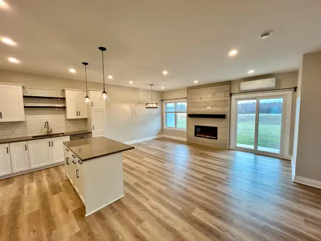 Renfrew – 2 Bed Garden Home – Luxury & Maintenance-Free in Long Term Rentals in Renfrew - Image 4