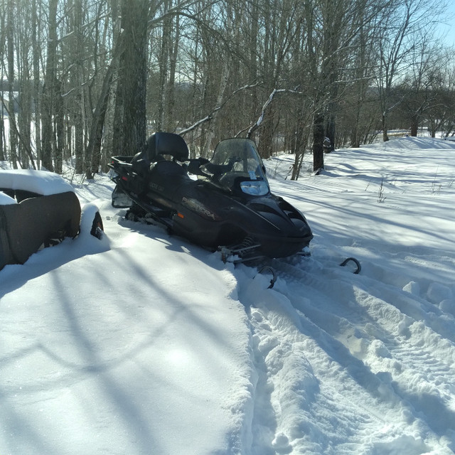Arctic Cat  600 Touring in Snowmobiles in Fredericton - Image 2