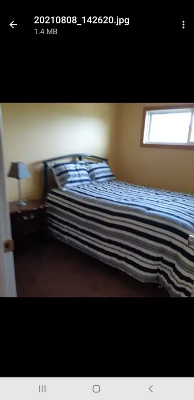 Spacious room centrally located close to all amenities, shopping, transit. All inclusive utilities,...