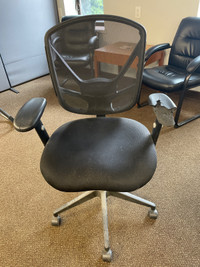 Rolling office chair 