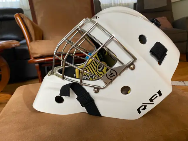 Warrior Goalie helmet SR S/M and Bauer STK JR stick in Hockey in Sudbury - Image 6