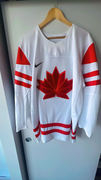 Nike Team Canada Hockey Olympics New Jersey Size XXL