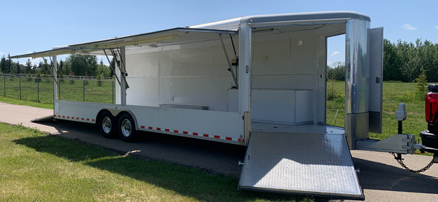 THE ULTIMATE TRAILER! 2006 WELLS CARGO 31' V-NOSE - LIKE NEW! in Cargo & Utility Trailers in Edmonton - Image 14