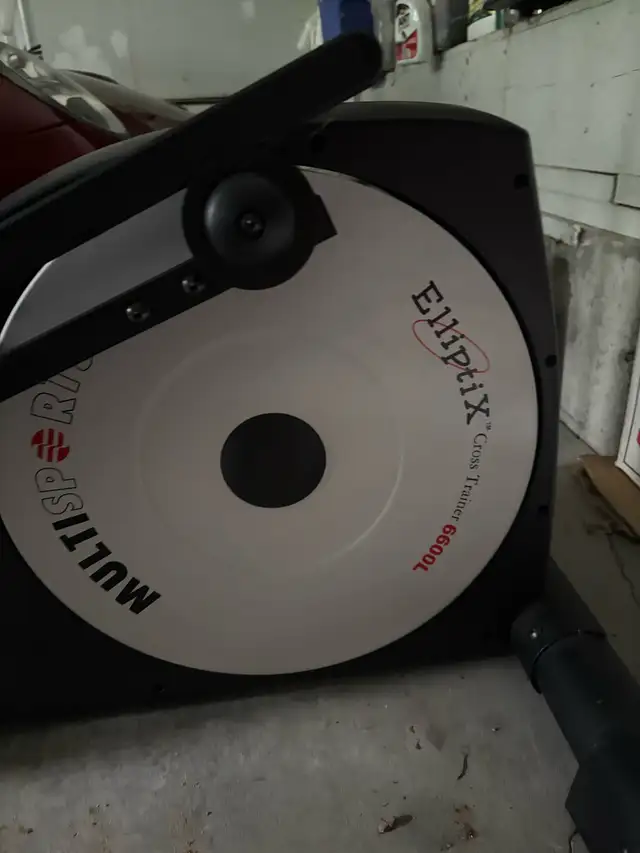 Elliptical trainer in Exercise Equipment in Bedford - Image 5