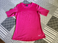 Great condition women's NIKE workout top - size Medium (pink)
