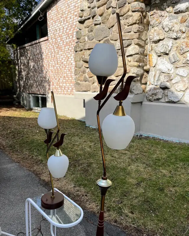 Awesome pair of mid century modern lamps 1960 Majestic Style in Indoor Lighting & Fans in City of Montréal - Image 8