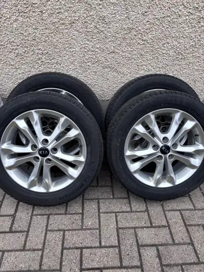 Used Kia 17"x7" alloy rims in good shape for sale. Full set, I no longer have the car. Winter tires...