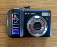 Samsung Digimax S800 8.1MP Digital Camera  w/ 3x  Zoom