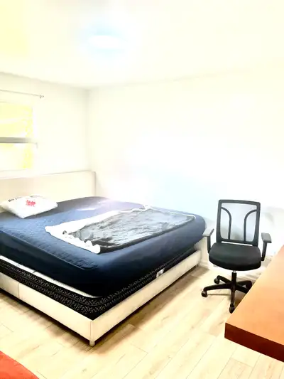 Private Main Floor Furnished room for rent - $900