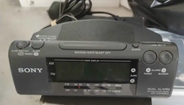 Sony Dream Machine AM FM Radio Alarm Clock in General Electronics in Oshawa / Durham Region - Image 2