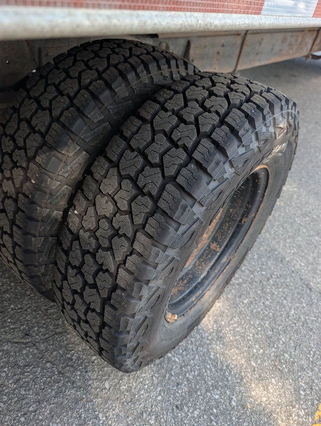 Ford E-450 2011 – Camion Cube 16' – Inspection SAAQ récente — photo 2