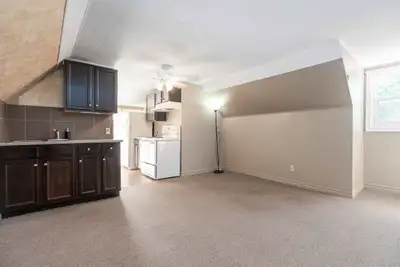 1 bedroom apartment within walking distance to downtown! Ross St./Barnes St Area Welcome home to you...