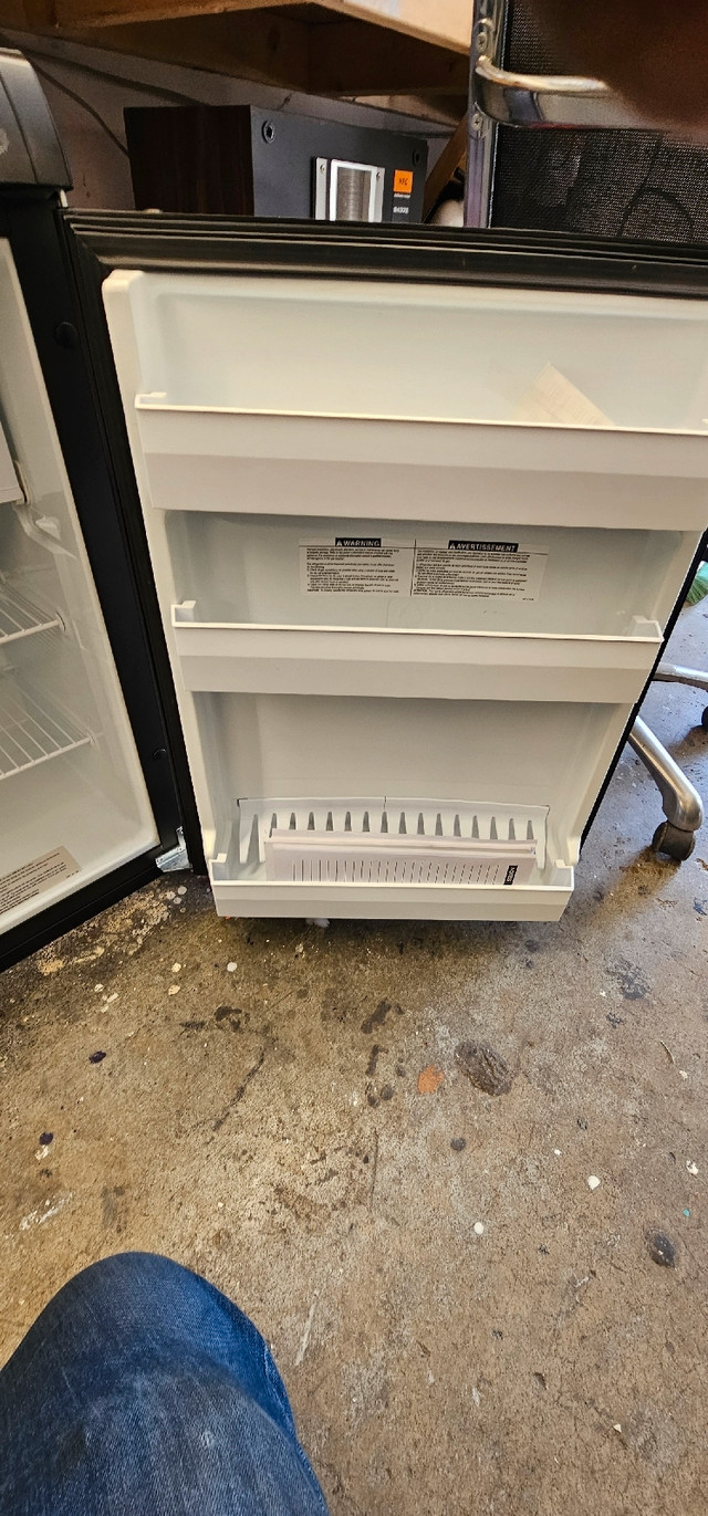 Dometic RM2354 3 way RV fridge in Other in Delta/Surrey/Langley - Image 2
