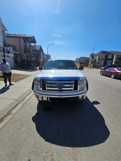 5.4l engine 2009 Ford XLT Crewcab for sale $4999. Running well no issue. I have a new truck so I am...