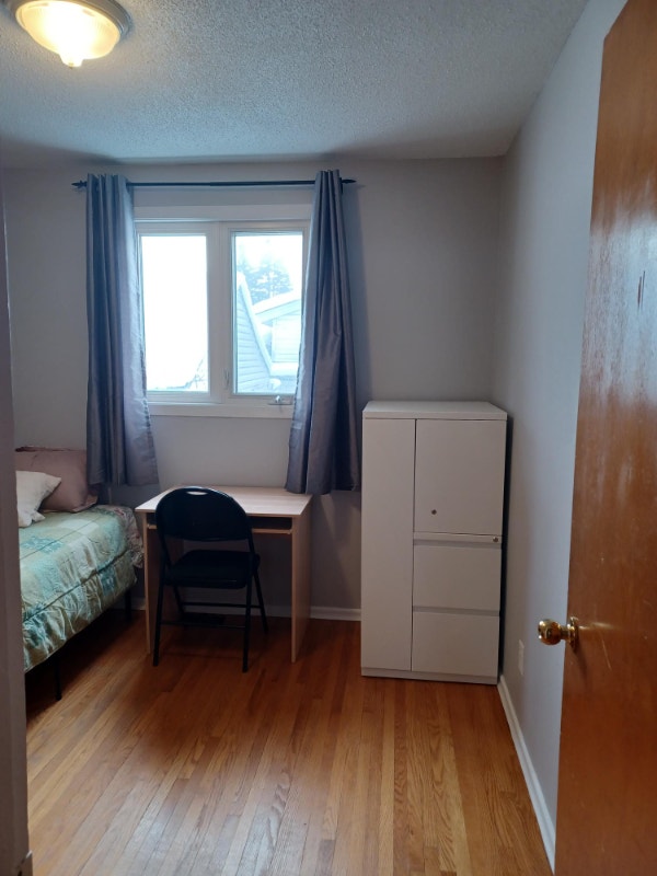 3 bedroom or 2 + office, NRCCSIS Montfort Blair 1 month FREE Long