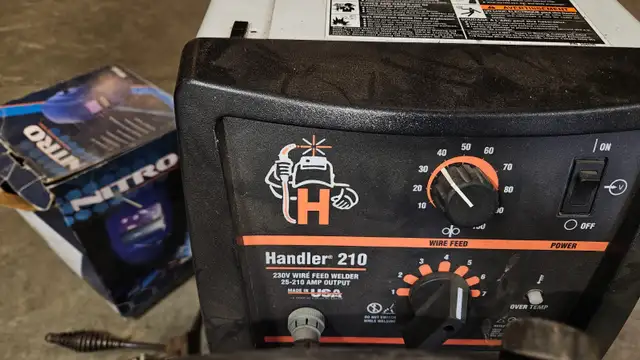 Hobart Handler 210 Mig Welder in Power Tools in Norfolk County - Image 3