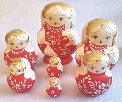 Beautiful 7 Piece Ukrainian folk dressed Matryoshka Babushka Wooden nesting doll