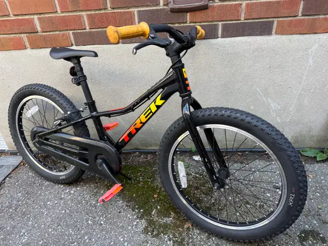 powerful electric bicycle 26-inch adult bicycle, with a load capacity of 330 pounds, 48V detachable battery, 7-speed gear shifting, a top speed of 25 miles per hour, a 750-watt peak motor (without SPORT_VALUE:TREKKING Colors:Step-Over (Galaxy Black) hassle riding American Tourister Trot Laptop