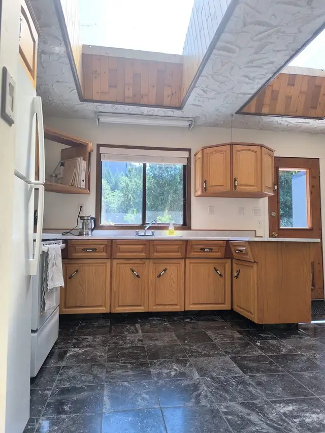 2 bedroom suite available Sept 15  in Long Term Rentals in Sunshine Coast - Image 4