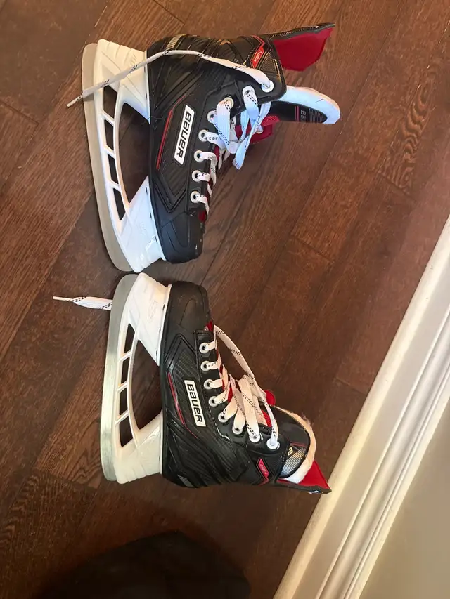 Kid’s Hockey Equipment - Like New in Hockey in Markham / York Region - Image 6