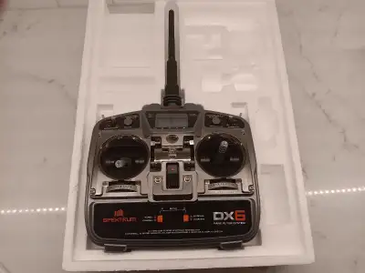 For sale is a Spektrum DX6 DSM RC transmitter. PLEASE NOTE, this is an early generation DSM transmit...