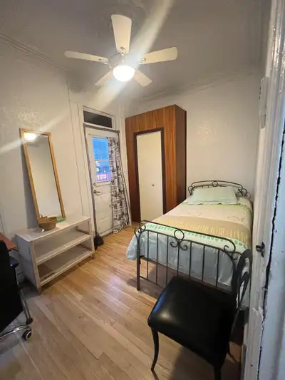 Colocation sur le plateau proche du métro mont royal. Tout inclus avec laveuse, sécheuse, éléctricit...