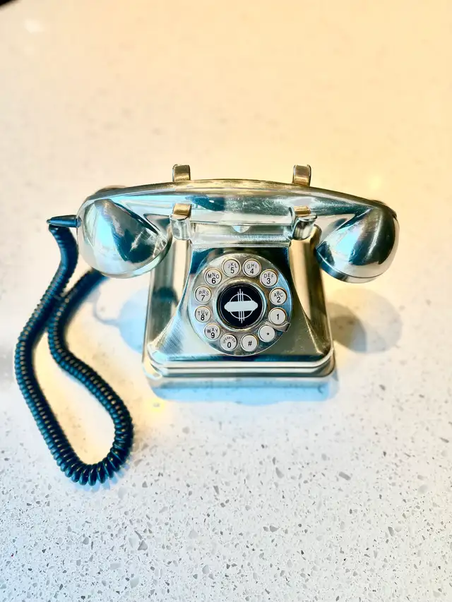 Antique Style Silver Telephone63815784693633121