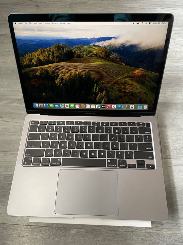 Apple MacBook Air  M1, 8GB 256GB HD 99% Batt Cap 13” laptop in Laptops in Moncton - Image 2