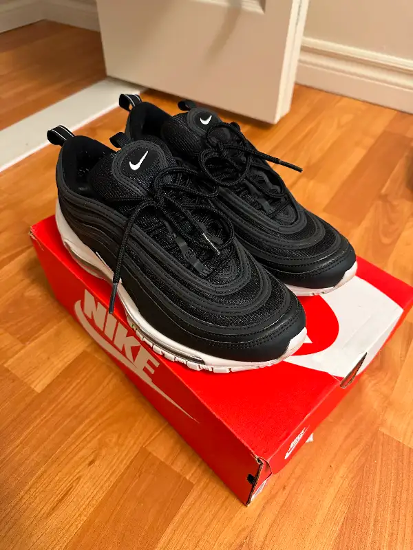 Nike NIKE AIR MAX 97 in Men's Shoes in Sault Ste. Marie - Image 3