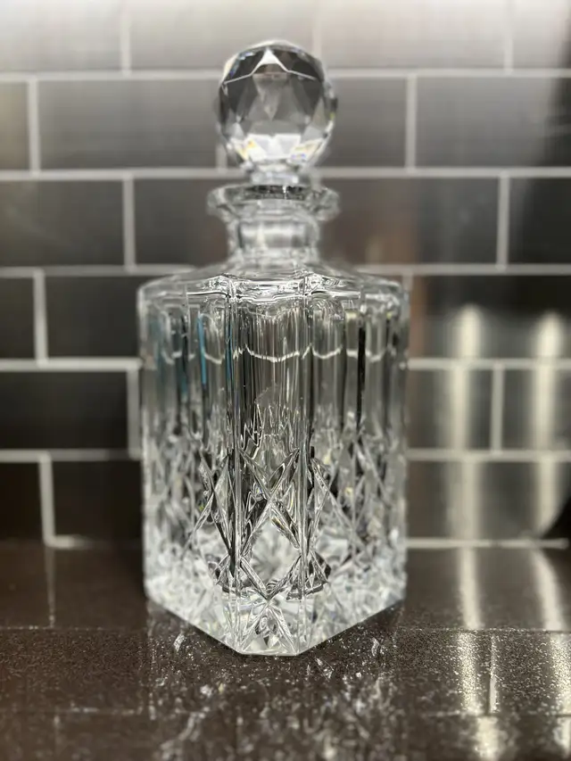 Crystal liquor decanter64959980537346121