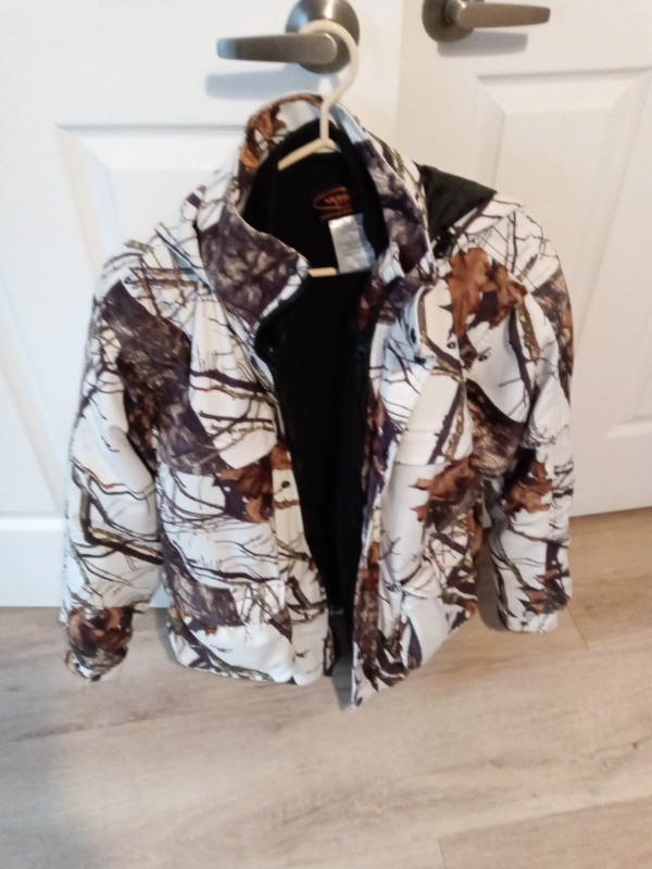 HUNTING JACKET Mossy Oak made by YUKON GEAR in Fishing, Camping & Outdoors in City of Halifax - Image 4
