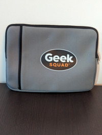 13x10 inch Geek Squad case with 10x8 inch pocket