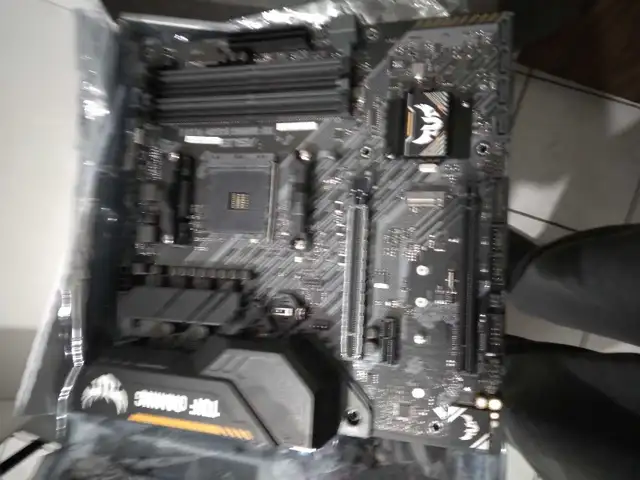 Motherboard Asus Tuf Gaming  B450M-Plus II in Other in City of Montréal - Image 2
