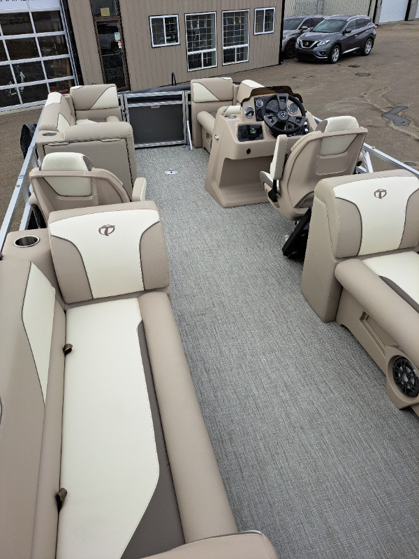 New Pontoon Boat for Sale Powerboats & Motorboats Edmonton Kijiji