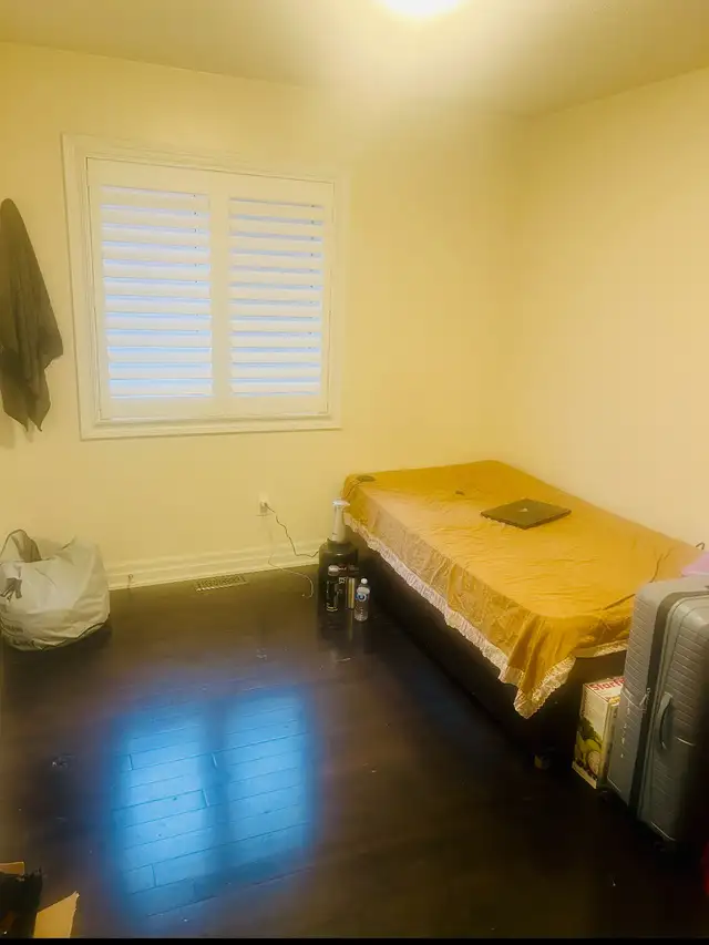 Room for rent in Room Rentals & Roommates in Mississauga / Peel Region - Image 3