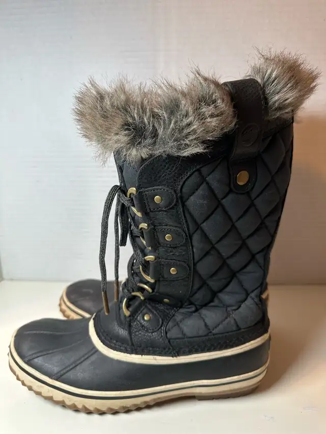 Wind River Winter Boots in Women's - Shoes in Calgary - Image 3