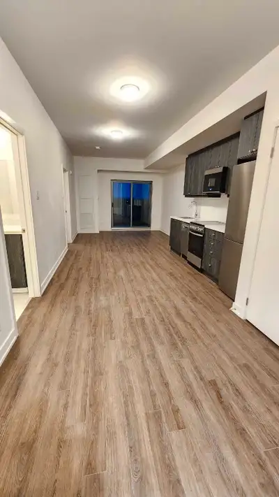 1 plus Den Apartment in Bowmanville