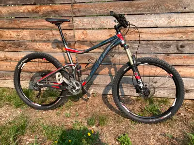 2016 Giant Trance on 27.5’s. Great bike, regular maintenance and tuneups at local shop. Dropper post...