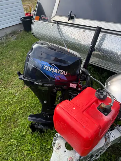 Low hours 4 stroke Comes with gas tank and battery for the equipped electric start Can be heard runn...