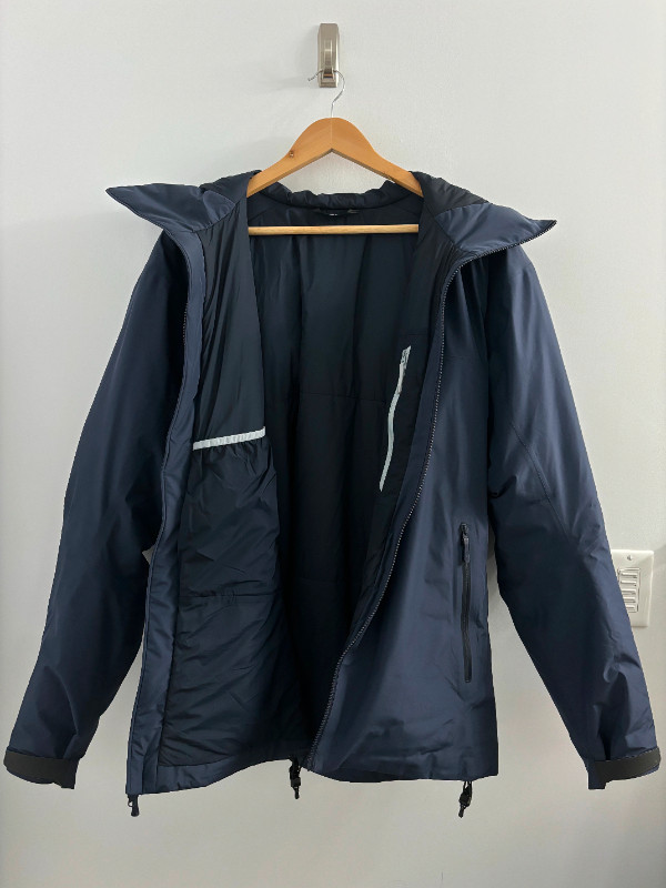 (Like New) Arcteryx 始祖鳥 BETA Insulated Jacket men's in Men's in St. Catharines - Image 4