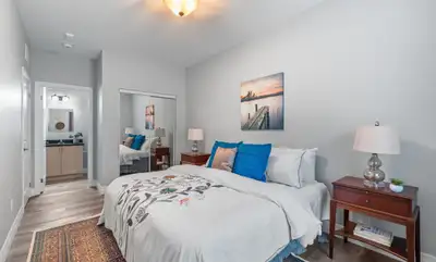 Looking for female roommate from January-April 2026. Single room with ensuite bathroom. Fully furnis...