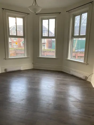 Large 1 Bedroom for Rent in a clean and quiet building on the main floor. Located on Hunter St W, th...