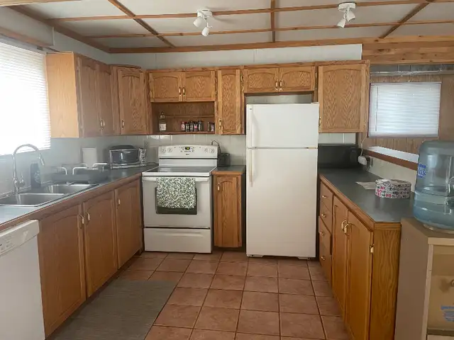 4 Season Cozy Rustic Loft Cabin for Rent at Last Mountain Lake in Saskatchewan in Canada - Image 6