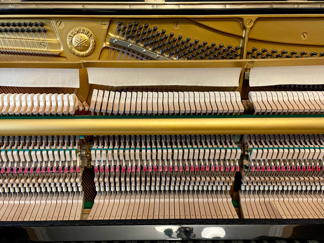 Yamaha U1 Upright Piano 1980-84 in Pianos & Keyboards in Markham / York Region - Image 4