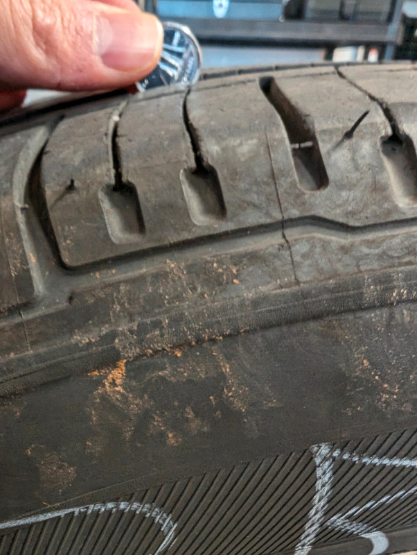 Used Michelin Premier LTX Tires - 235/65R18 in Tires & Rims in London - Image 4