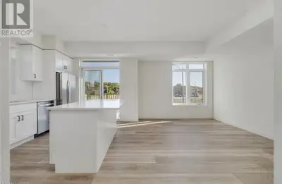 Luxury Condo Townhouse for Rent – AVAILABLE JAN 1 – Perfect for Small Family Beautiful corner-unit l...